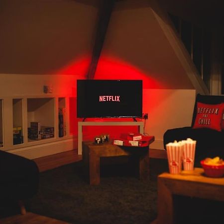 Games And Movies Lounge 7 Bed City Centre Apartment Νιούκασλ Εξωτερικό φωτογραφία