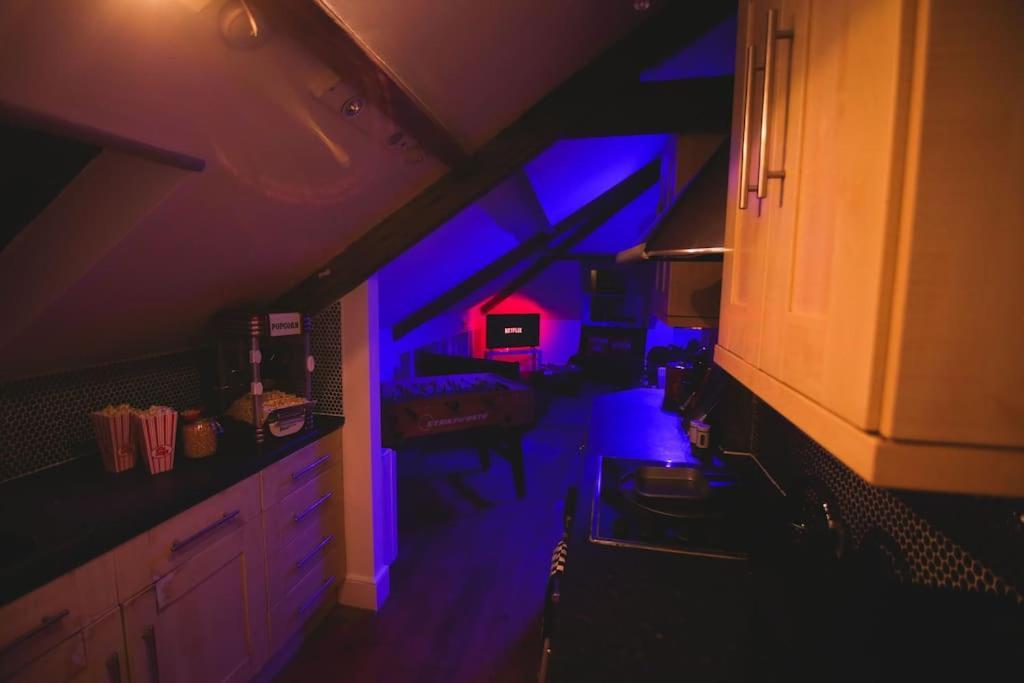 Games And Movies Lounge 7 Bed City Centre Apartment Νιούκασλ Εξωτερικό φωτογραφία