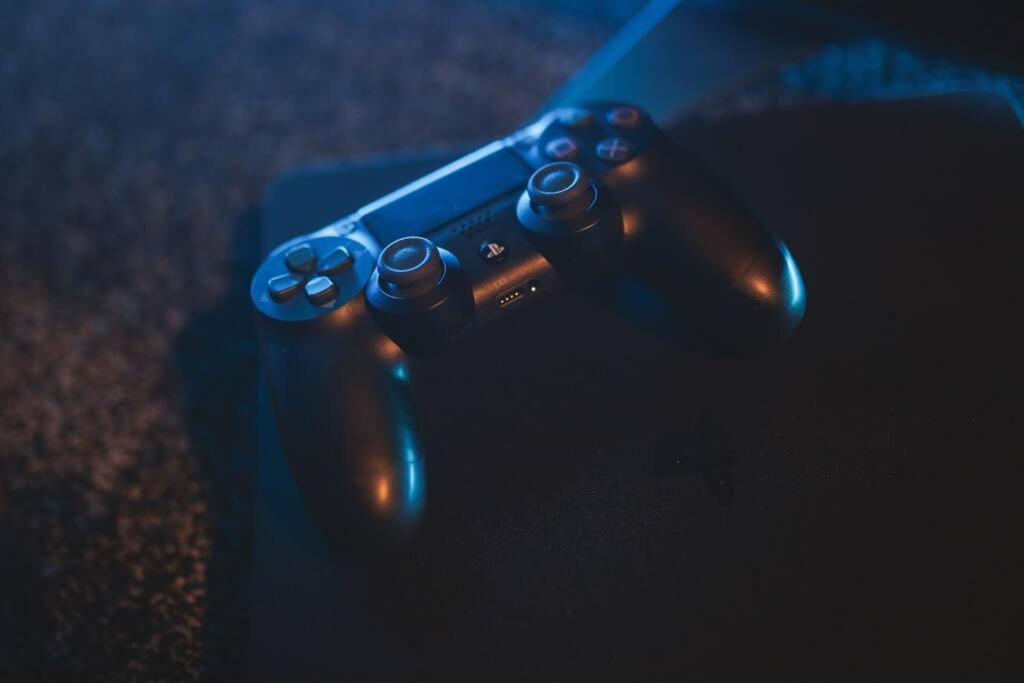 Games And Movies Lounge 7 Bed City Centre Apartment Νιούκασλ Εξωτερικό φωτογραφία