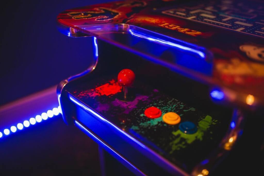 Games And Movies Lounge 7 Bed City Centre Apartment Νιούκασλ Εξωτερικό φωτογραφία