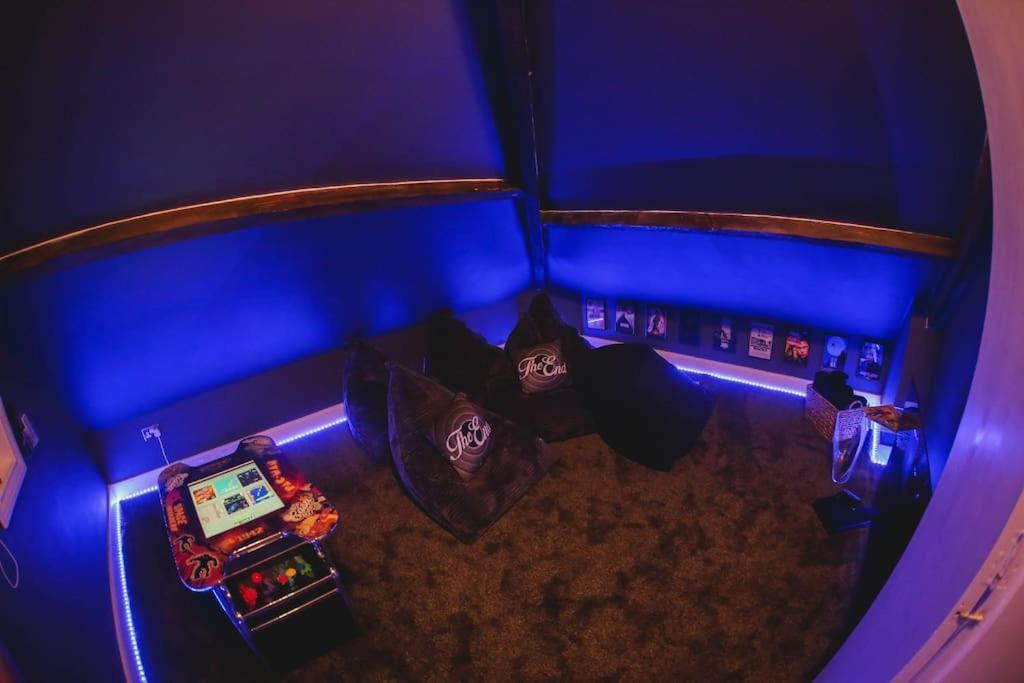 Games And Movies Lounge 7 Bed City Centre Apartment Νιούκασλ Εξωτερικό φωτογραφία