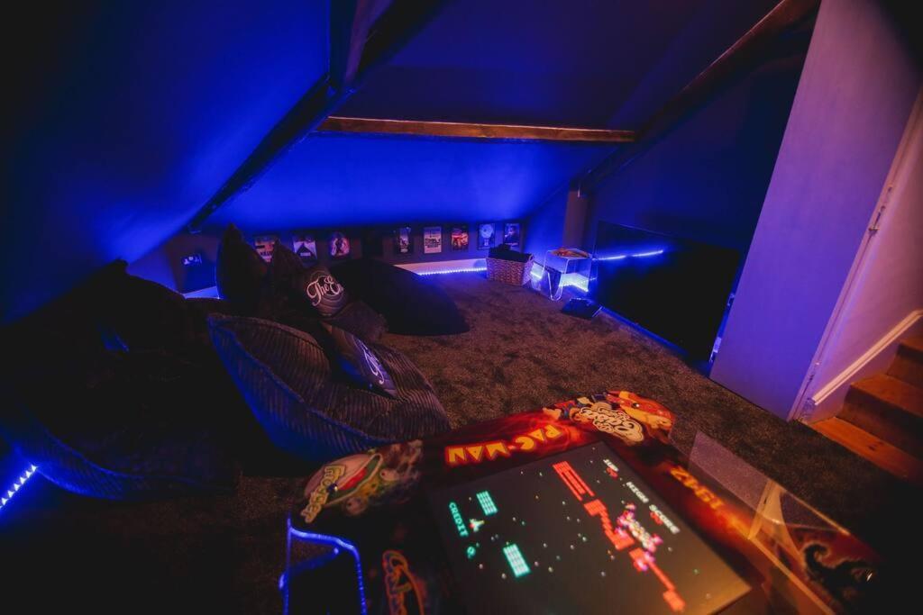 Games And Movies Lounge 7 Bed City Centre Apartment Νιούκασλ Εξωτερικό φωτογραφία